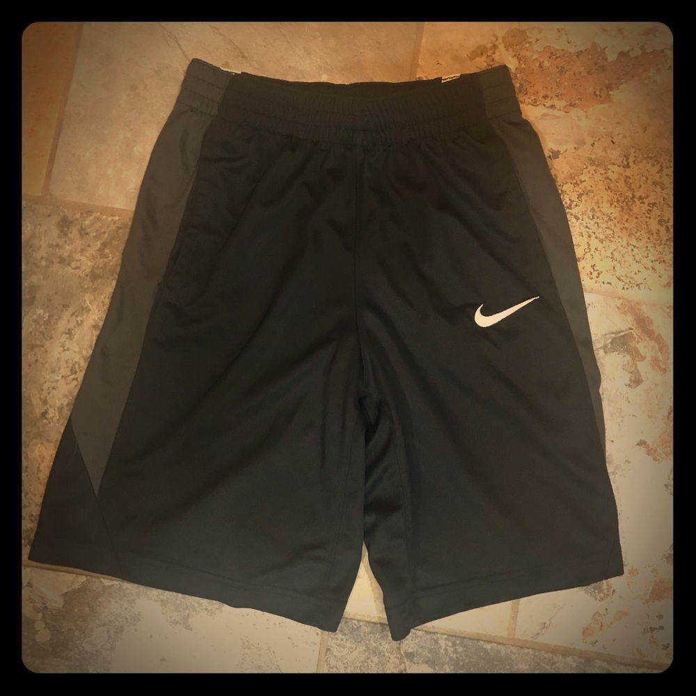 Nike L in boys like new Dri Fit shorts